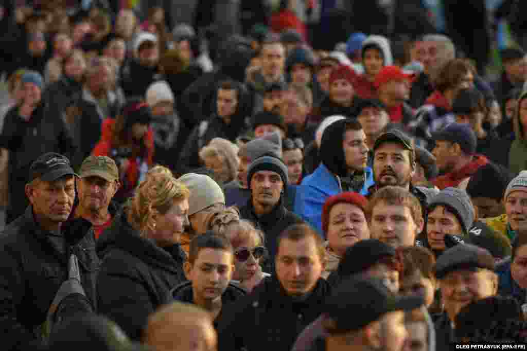 Гуманітарні організації сподіваються надати продовольчу допомогу майже 100 000 людей у Херсоні та на його околицях 