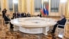 Ильхам Алиев, Владимир Путин и Никол Пашинян на переговорах в Москве. 25 мая 2023 года
