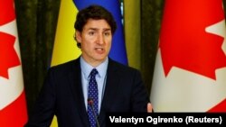 Канада готова до «удару у відповідь», якщо адміністрація президента США Дональда Трампа запровадить мита на імпорт канадських товарів, каже Джастін Трюдо