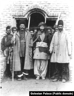 Eýranyň demirgazyk-günbatarynda ýerleşýän kürt taýpasy Mangurlaryň ýesir alnan serdary