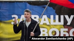 Оьрсийчоьно ГIирмина аннекси йарна дуьхьал митингехь ву Немцов Борис. Москва, 2014 шеран зазадоккху-беттан 15 де 