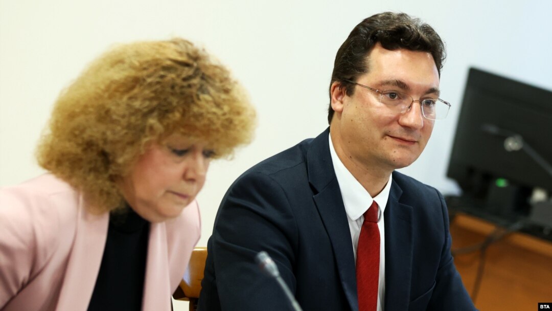 Председателката на Върховния касационен съд Галина Захарова и служебния правосъден министър Крум Зарков на заседанието на ВСС.