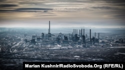 Вид на Авдеевский коксохимический завод, конец января 2024 года. Фото Марьяна Кушнира