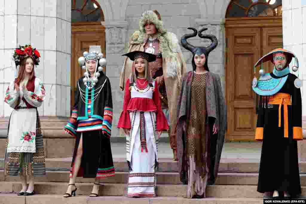 World Nomad Fashion — первый и единственный проект в Центральной Азии, посвященный цивилизации кочевников. Он рассказывает также о состоянии индустрии моды Кыргызстана.