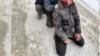 Скриншот с видео, снятого во время рейда против мигрантов в Санкт-Петербурге. 
