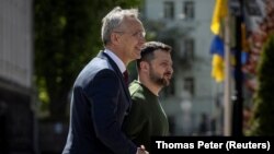 Йенс Столтенберг и Владимир Зеленский