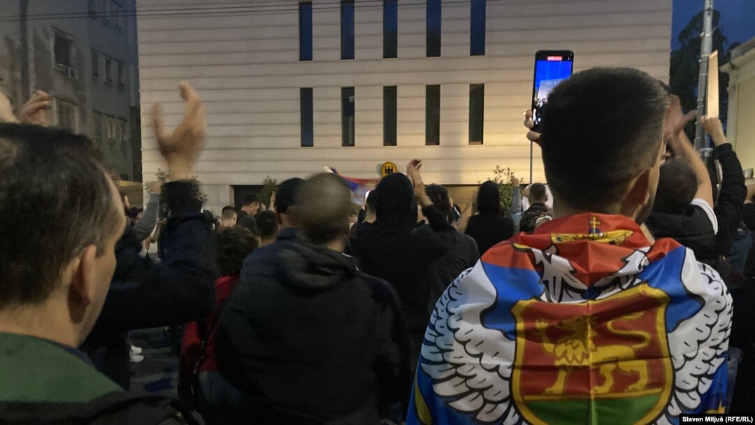 Ispred Ambasade Nemačke u Beogradu, 30. maj
