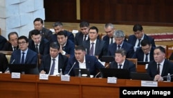 Министрлер кабинетинин мүчөлөрү Жогорку Кеңеште баяндама жасоодо. 23-ноябрь, 2023-жыл 