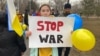 Almatyda Ukrainany goldap geçirilen miting. 2022-nji ýylyň 6-njy marty.
