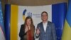 Узбекистанская журналистка Марина Козлова с послом Украины в Узбекистане Миколой Дорошенко.