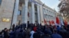 «Система отключилась и голоса пропали». Подведение итогов выборов в Жогорку Кенеш вызвало вопросы