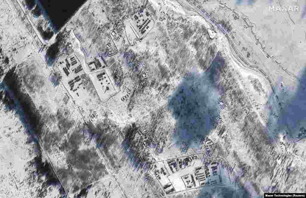 Общий план полигона в Погоново в Воронежской области 16 января 2022 года. Satellite image ©2022 Maxar Technologies
