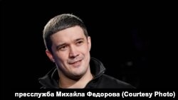 «Piranha AVD 360 – унікальний комплекс РЕБу для посилення Сил оборони. Технологія допомагає ефективніше захищати бронетехніку та особовий склад від ворожих дронів», – каже Михайло Федоров