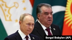 Владимир Путин менен Эмомали Рахмон.