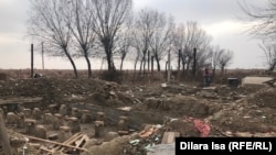 В начале мая в результате прорыва дамбы Сардобинского водохранилища в Узбекистане затопило села Женис, Жанатурмыс, Достык, Фердауси и Оргебас в Мактааральском районе Туркестанской области, более 10 тысяч человек были вынуждены, бросив свои дома. бежать. 