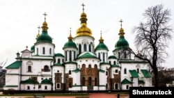 Софійський собор у Києві – пам’ятка української архітектури і монументального живопису, споруда періоду України-Русі (1011 рік). Одна з найголовніших християнських святинь Східної Європи. Ансамбль Софійського монастиря занесено до спадщини ЮНЕСКО 