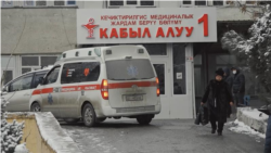 Эхо приграничного конфликта. Пострадавшая от снаряда в Баткенской области говорит, что при взрыве ее отбросило назад