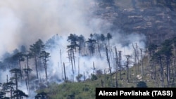 Пожар на горе Уч-Кош в Крыму, иллюстрационное фото