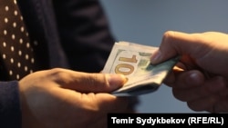 Borba protiv korupcije često je deklarativna, dok se ispod stola završavaju veliki poslovi.