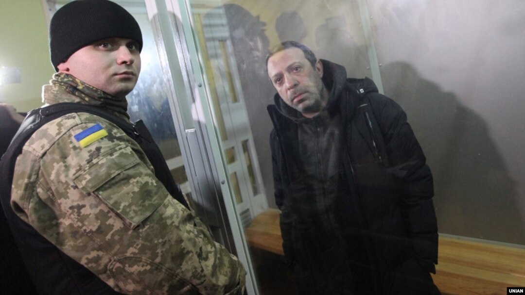 Лідер партії «Укроп» Геннадій Корбан під час засідання Новозаводського районного суду Чернігова щодо обрання запобіжного заходу. 2 листопада 2015 року