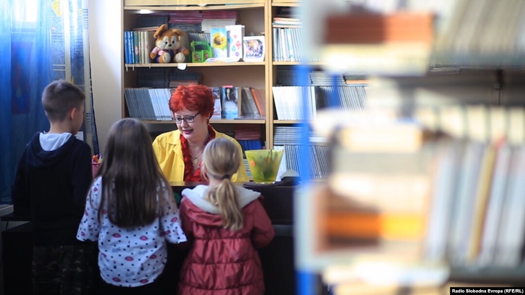 Djeca u biblioteci u Sarajevu