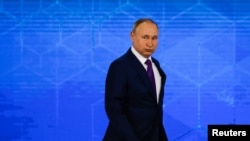Почав Путін пресконференцію із відповіді на виклики, пов’язані з пандемією COVID-19