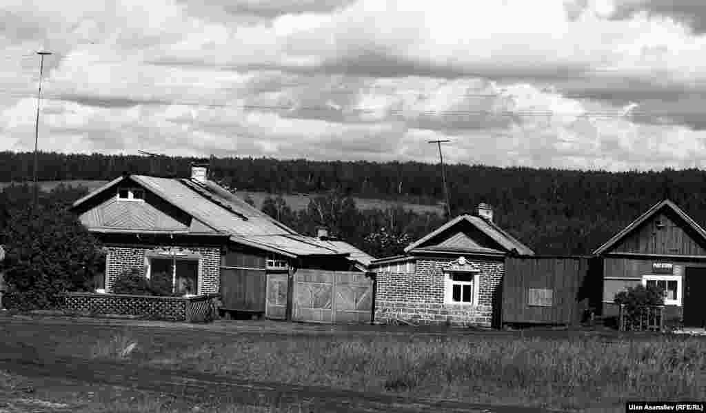 Село Кутугун. Здесь многие кыргызстанцы занимаются животноводством.