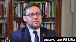 Armenia - Polish Deputy Foreign Minister Bartosz Cichocki speaks to reporters in Yerevan, 27Sep2017.