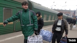 Эшсез калган мигрантлар Мәскәүдән китә