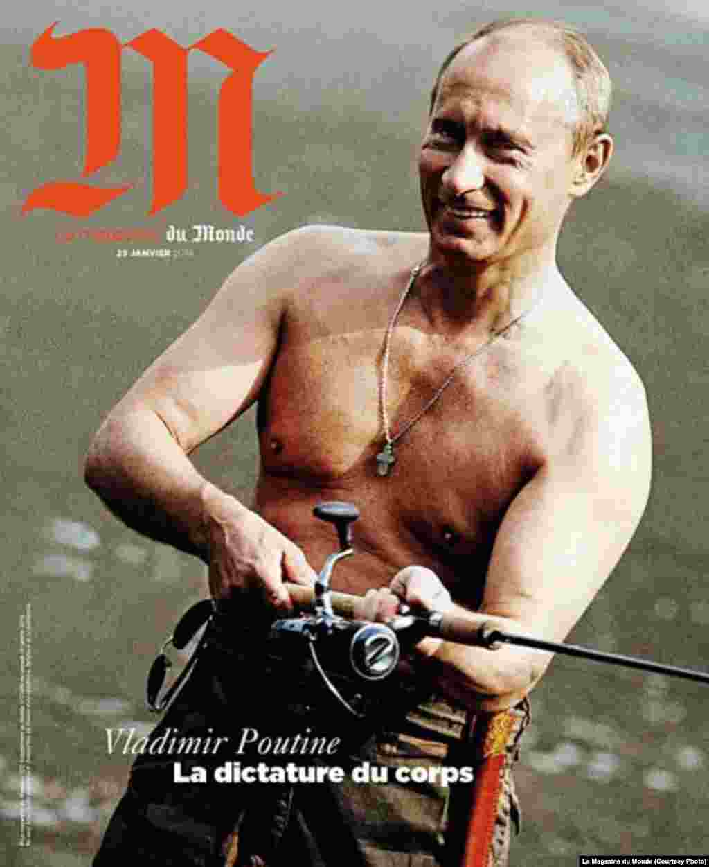 "Le Monde" газетының кушымта журналындагы төп мәкалә "Тән диктатурасы" дип атала. Путин үзенең мускулларын күрсәтү өчен кайчак шулай киемнәрен салып табигый булмаган позада фотога төшә. Бу фотода да аның кармакны шулай сәер тотуы мускулларын күрсәтү теләге белән аңлатыла.