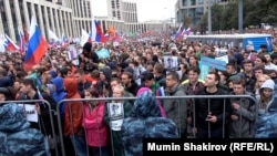 Один из митингов на проспекте Сахарова
