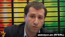 Օմբուդսմեն Կարեն Անդրեասյանը «Ազատություն» ռադիոկայանի երեւանյան ստուդիայում, արխիվ