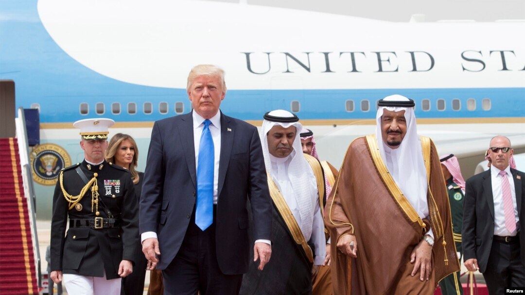 Дональд Трамп під час візиту в Саудівську Аравію, 20 травня 2017 року 