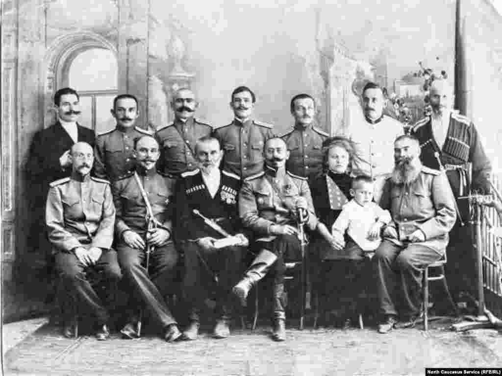Члены городского управления Темир-хан-шуры (Буйнакска)
