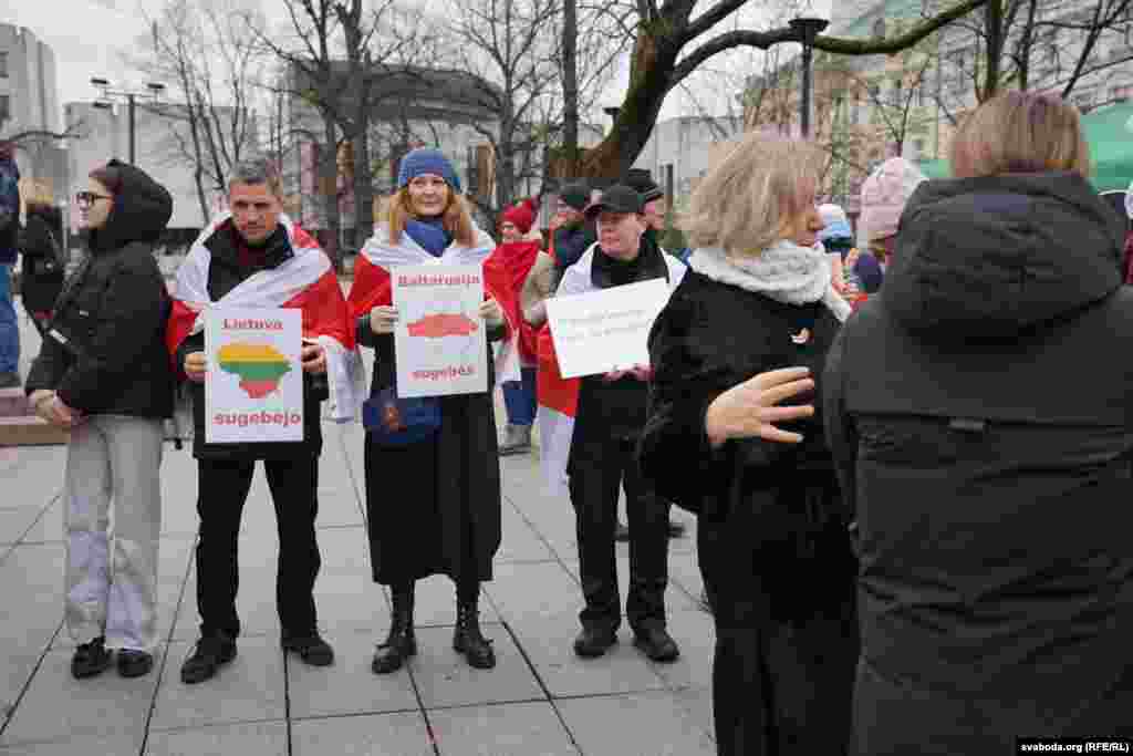 Гэта вельмі люднае месца ў цэнтры Вільні на праспэкце Гедзіміна 