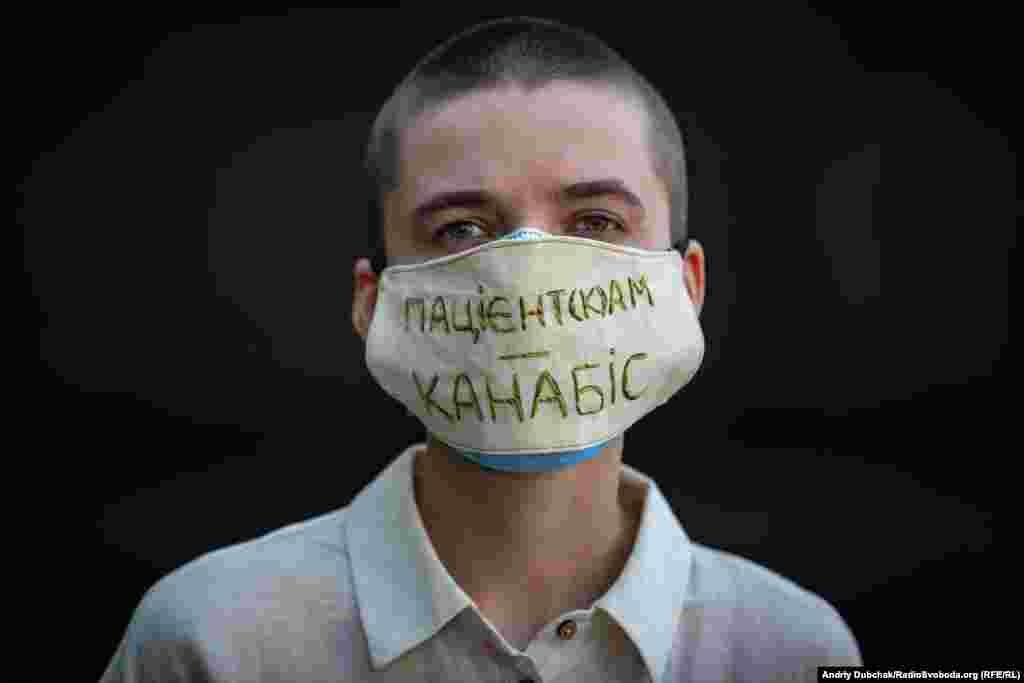 Основна вимога – узаконити контрольований обіг канабісу та його похідних для потреб медицини та науки