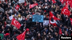 Протестующие в Стамбуле 23 марта