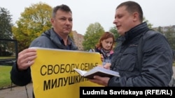 Павел Чернов на сотом пикете за освобождение Милушкиных
