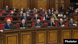 Իշխող Հանրապետական խմբակցության պատգամավորները խորհրդարանում, արխիվ