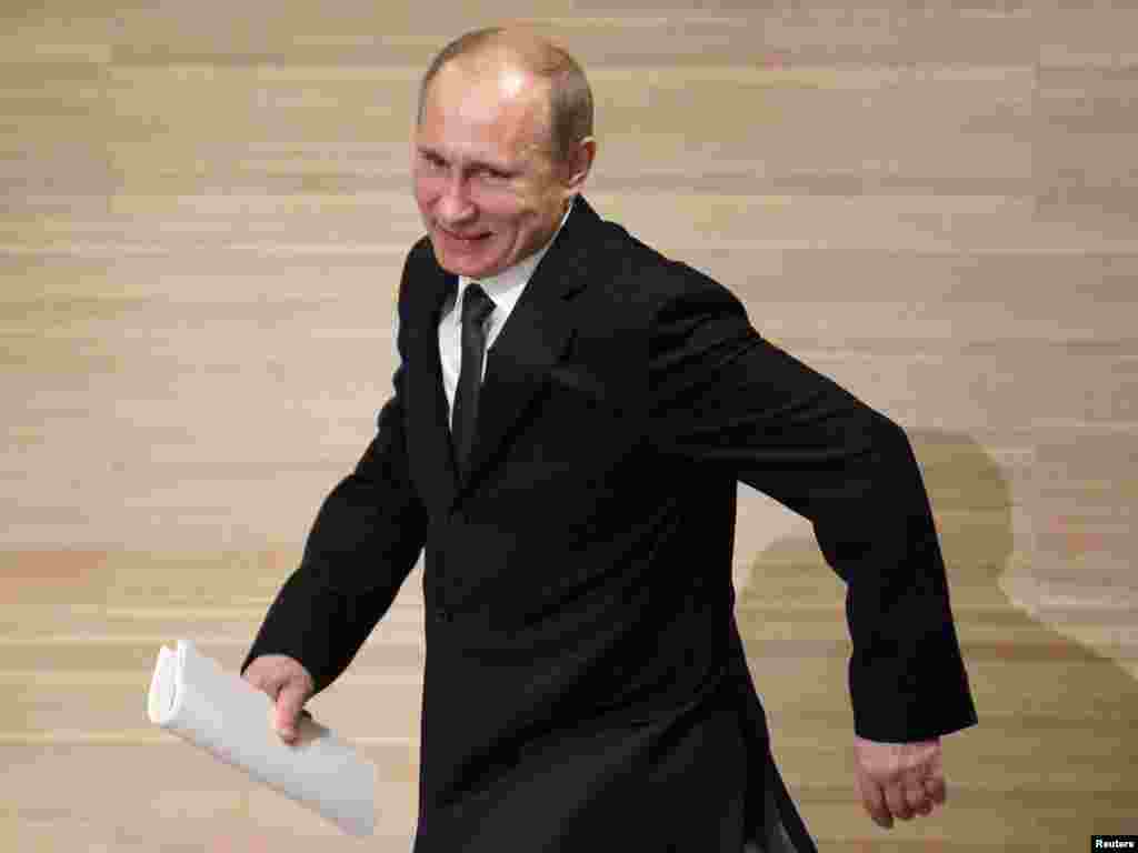 Владимир Путин на форуме "Россия-2012", 2 февраля.