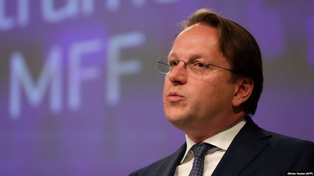  Oliver Varhelyi 