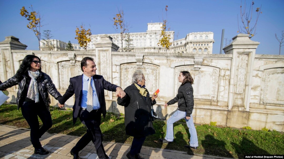  Ludovic Orban, mai are trei zile până la votul de învestitură în Parlament, când va afla dacă are motiv de bucurie sau nu 