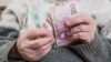 Хай Путіну виставляють претензії – міністр відповів на закиди про невиплату пенсій в ОРДЛО