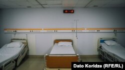 Судя по заверениям главы Минздрава, дефицита коек или врачебного персонала нет и не предвидится
