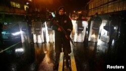 Полиция на месте, где произошло нападение в Стамбуле. 1 января 2017 года.