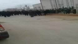 Оставшиеся без крова сардобинцы выстроились в очередь возле районной администрации
