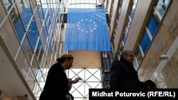 Zijad Bećirović: ​​Uticaj Rusije ili Turske ne može donijeti toliko dobra kao članstvo u EU (na fotografiji: zastava Evropske unije u zgradi Delegacije EU u Sarajevu)