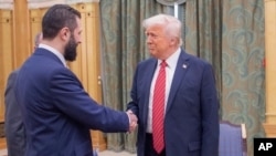 АКШнын президенти Дональд Трамп жана Сириянын лидери Ахмед аш-Шараа. Эр-Рияд, 2025-жылдын 14-майы