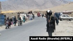 ارشیف، ارزګان کې یو شمېر وسله‌وال طالبان