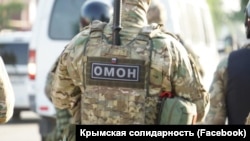 Ілюстраційне фото. Обшуки в будинках кримських татар, село Октябрське, 2020 рік